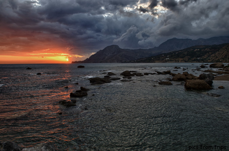 sunset and storm on Plakias bay2010d18c051_HDR.jpg